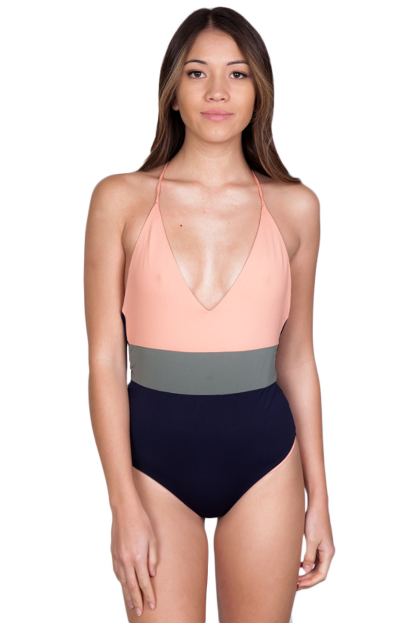 TAVIK Swimwear 3 ชุดว่ายน้ำ TAVIK 3