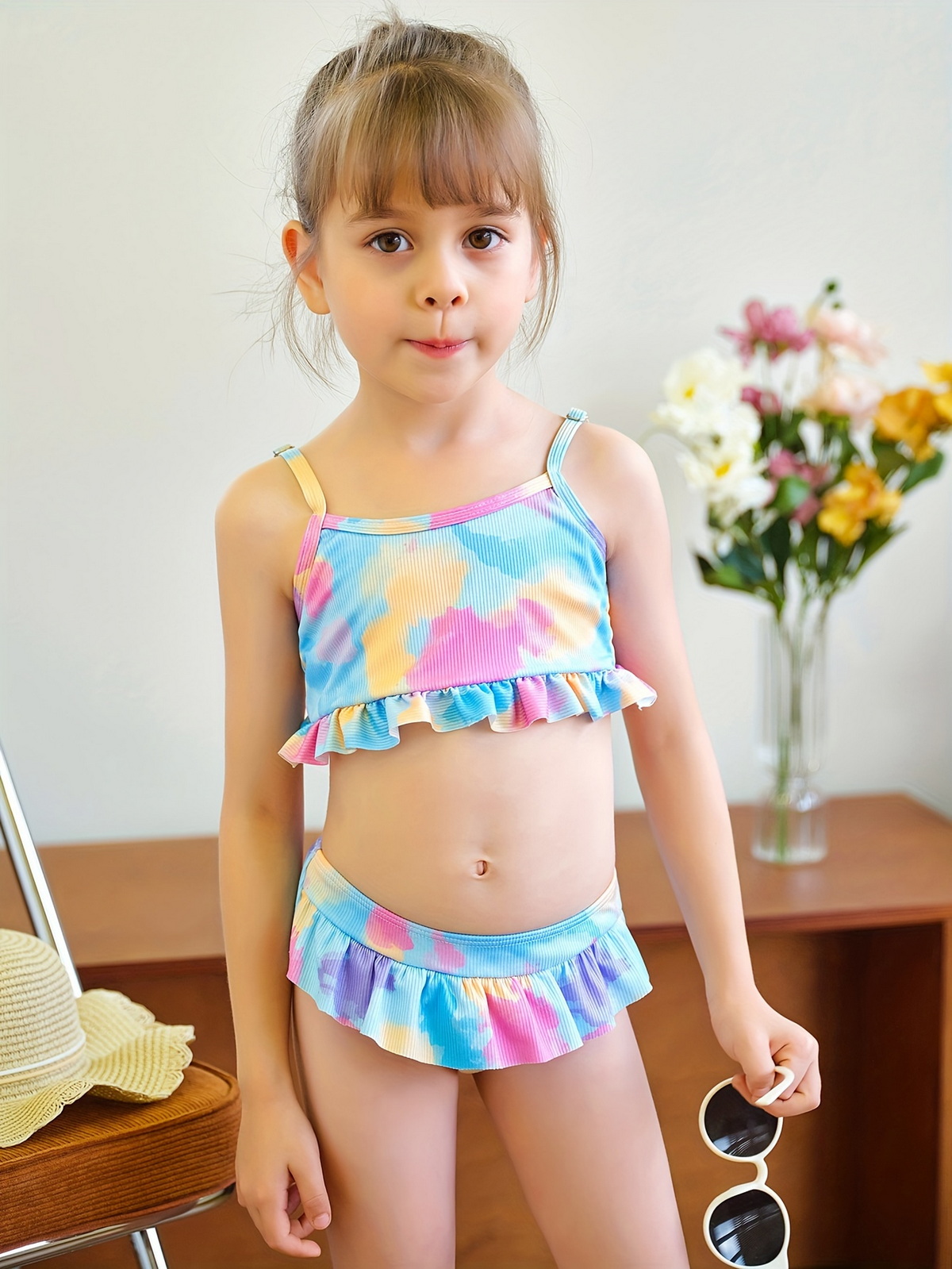 beautiful little girl swimwear bellissima picciotta in costume da bagno